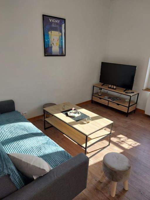 Appartement Proche Des Parcs Vichy Exterior foto